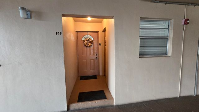 1200 Tallwood Avenue 305, Hollywood, FL 33021