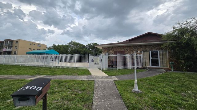 1200 Tallwood Avenue 305, Hollywood, FL 33021