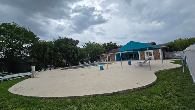 1200 Tallwood Avenue 305, Hollywood, FL 33021