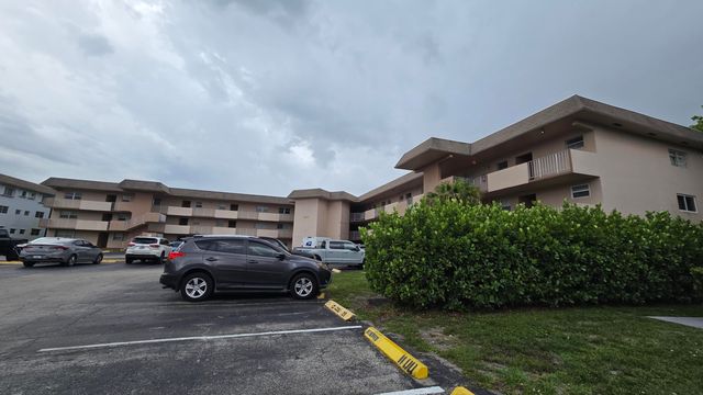 1200 Tallwood Avenue 305, Hollywood, FL 33021