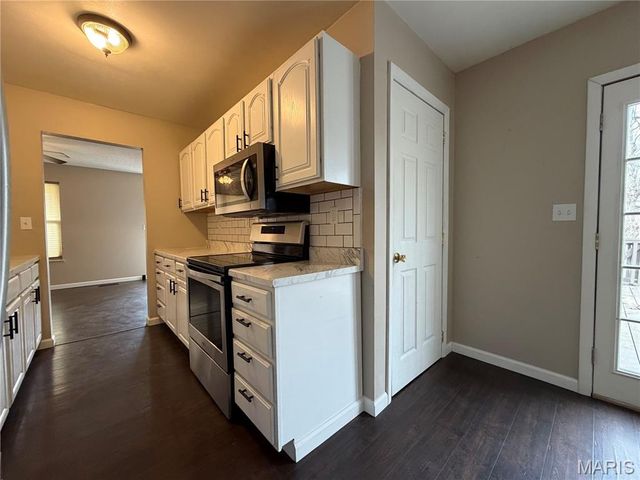 1709 Hawthorne Drive, Pacific, MO 63069