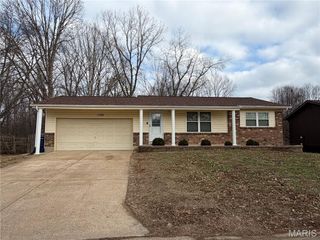 1709 Hawthorne Drive, Pacific, MO 63069