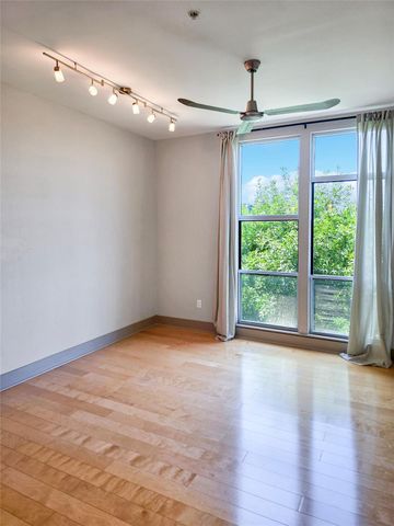 1320 Robert Browning ST 308, Austin, TX 78723