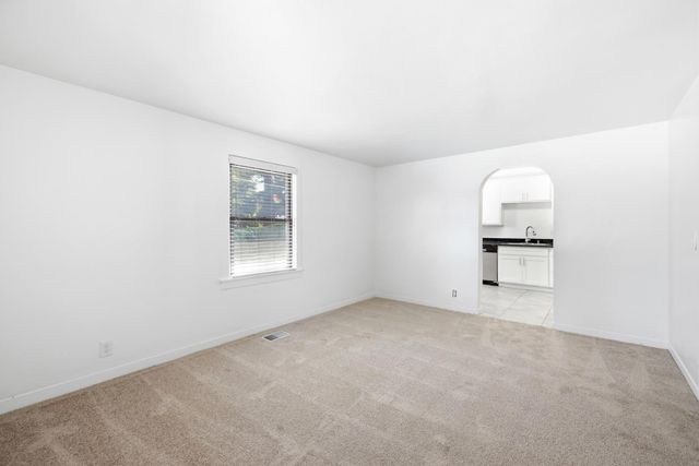 8048 Twin Oaks Ave, Citrus Heights, CA 95610