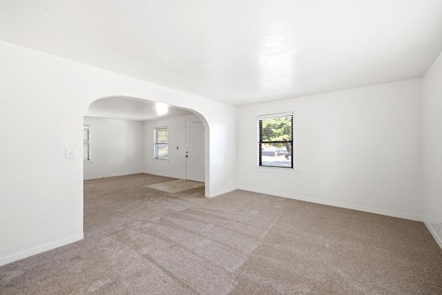 8048 Twin Oaks Ave, Citrus Heights, CA 95610