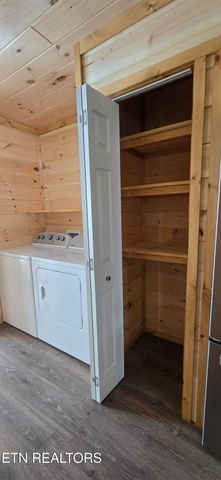 910 Barnett Bridge Rd, Lancing, TN 37770