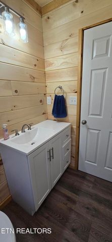 910 Barnett Bridge Rd, Lancing, TN 37770