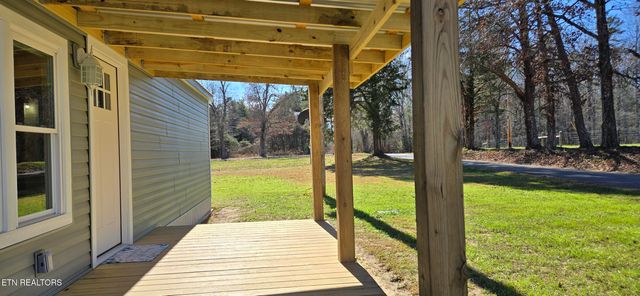 910 Barnett Bridge Rd, Lancing, TN 37770