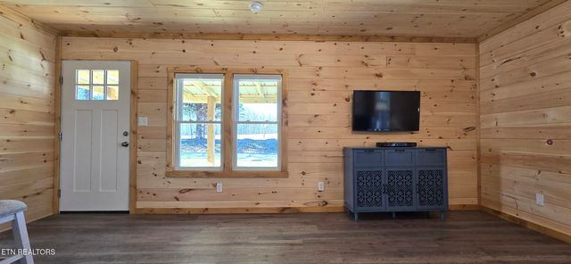 910 Barnett Bridge Rd, Lancing, TN 37770