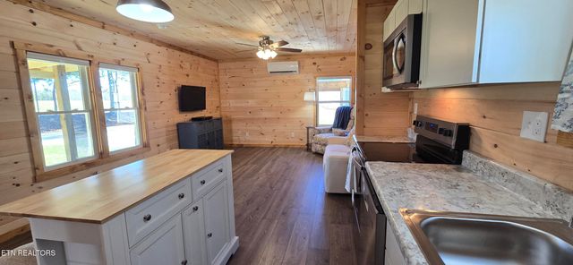 910 Barnett Bridge Rd, Lancing, TN 37770