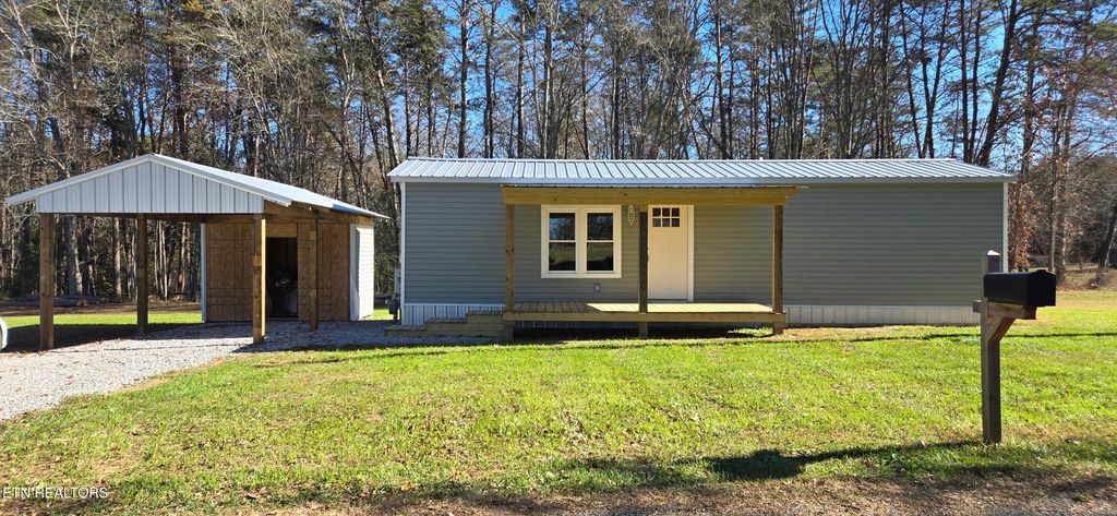 910 Barnett Bridge Rd, Lancing, TN 37770