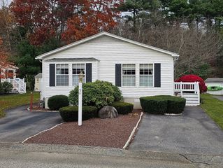 96 Trailwood Drive, Bridgewater, MA 02324