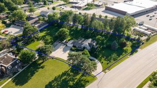 2124 W 1st Highway, Cedar Falls, IA 50613