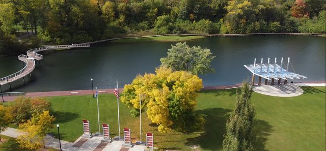 1733 Oak Creek Pass, Chaska, MN 55318