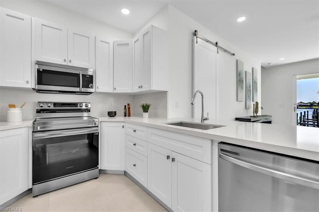 3527 Country Club BLVD, CAPE CORAL, FL 33904 — photo 2
