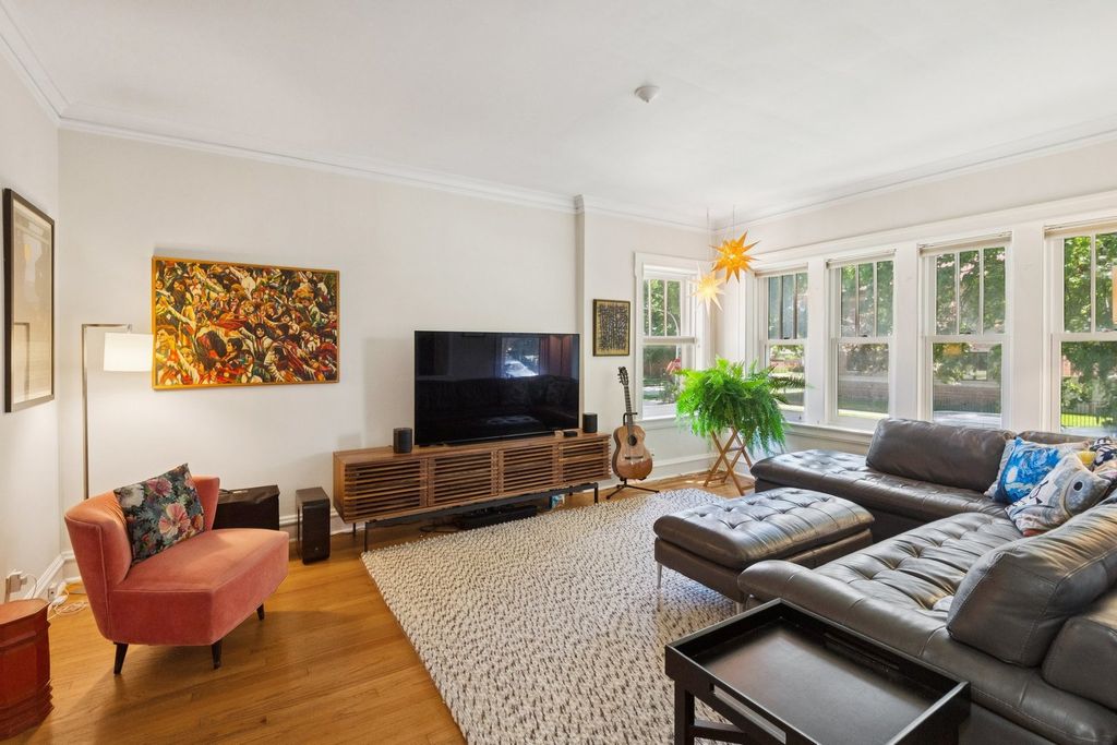 5752 N Sacramento Avenue, Chicago, IL 60659 — photo 5