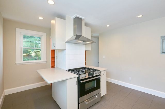 30 Edgecliff Road 30, Watertown, MA 02472