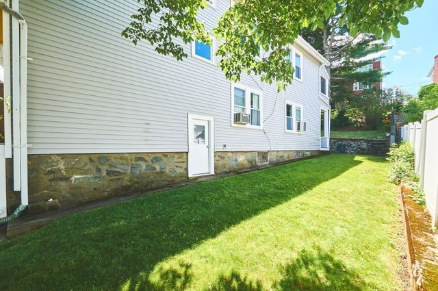 30 Edgecliff Road 30, Watertown, MA 02472
