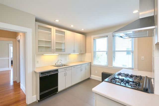 30 Edgecliff Road 30, Watertown, MA 02472