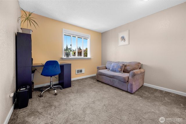 20110 60th Avenue W #F26, Lynnwood, WA 98036