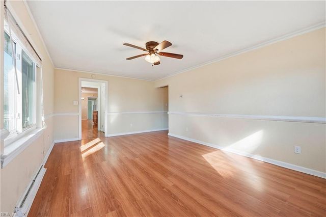 30 Meadowbrook DR, Hampton, VA 23666