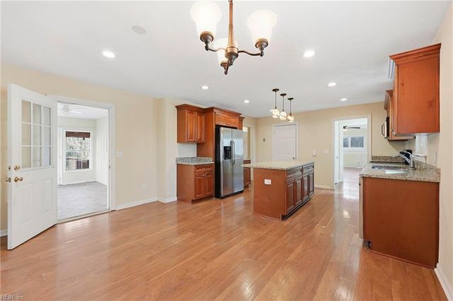 30 Meadowbrook DR, Hampton, VA 23666