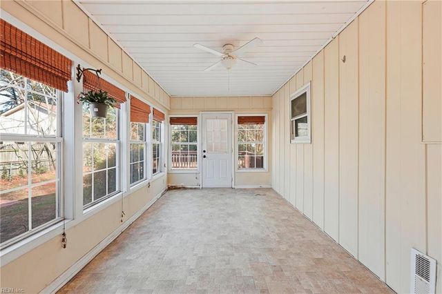 30 Meadowbrook DR, Hampton, VA 23666