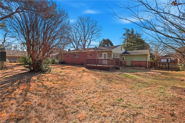 30 Meadowbrook DR, Hampton, VA 23666