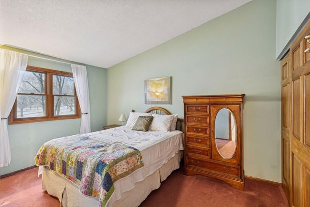 110104 Arboretum Way, Chaska, MN 55318