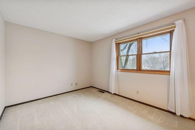 110104 Arboretum Way, Chaska, MN 55318