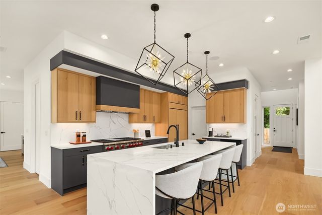 13694 NE 83rd Street, Redmond, WA 98052