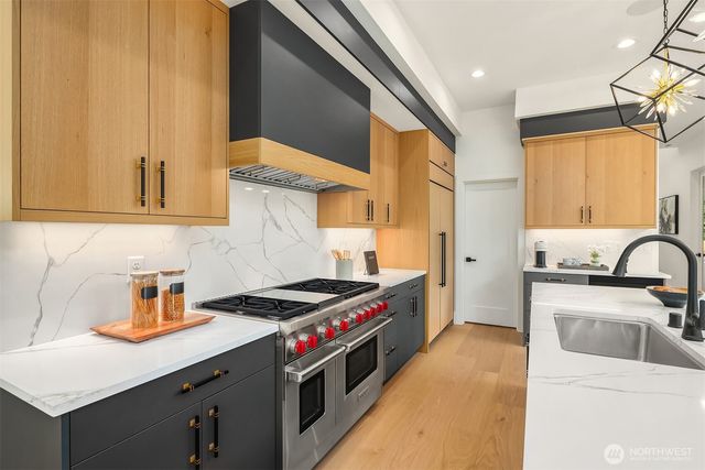 13694 NE 83rd Street, Redmond, WA 98052