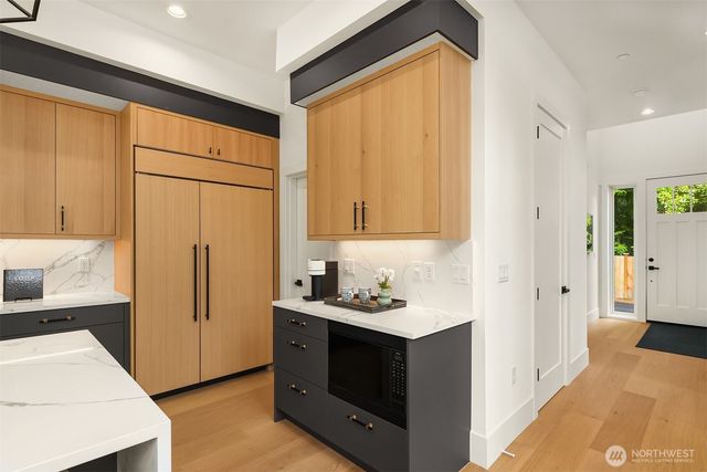 13694 NE 83rd Street, Redmond, WA 98052