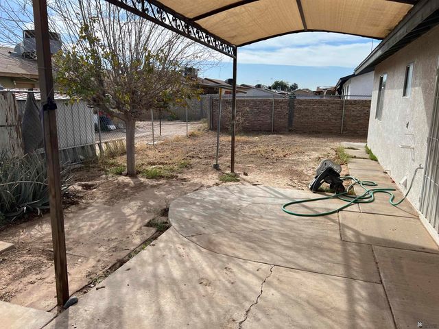835 W Canal Dr, San Luis, AZ 85336