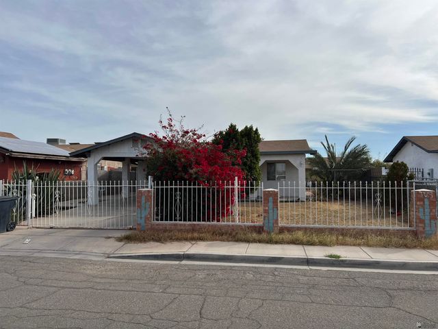 835 W Canal Dr, San Luis, AZ 85336