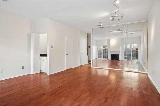 4418 Bowser, Dallas, TX 75219