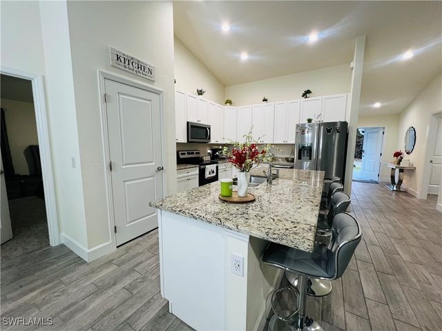 2512 20TH ST SW, Lehigh Acres, FL 33976