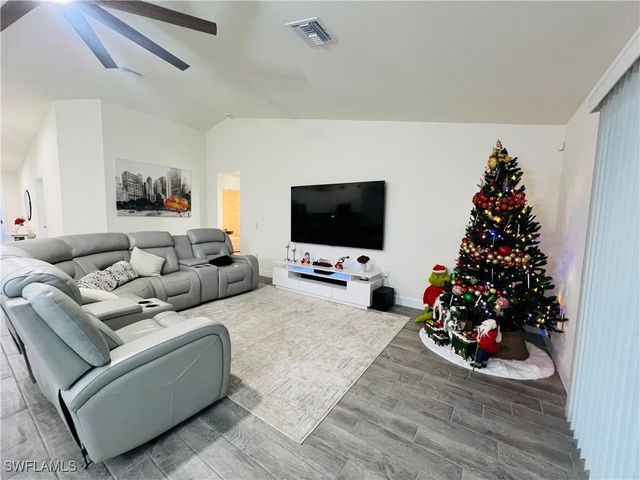 2512 20TH ST SW, Lehigh Acres, FL 33976