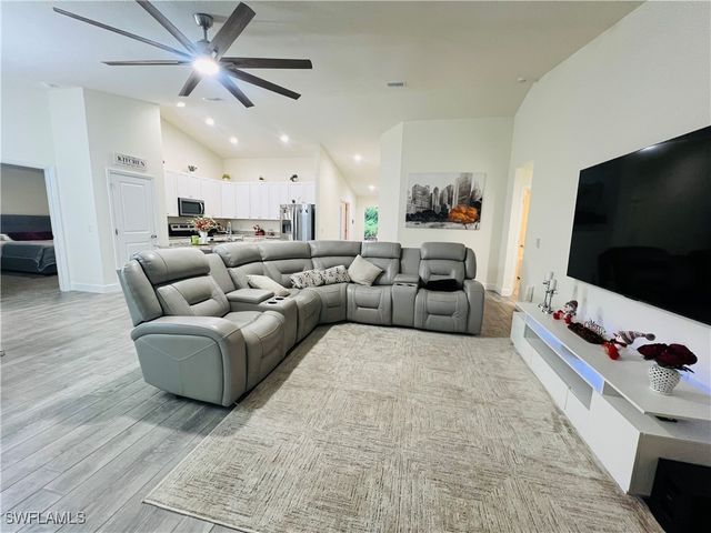 2512 20TH ST SW, Lehigh Acres, FL 33976