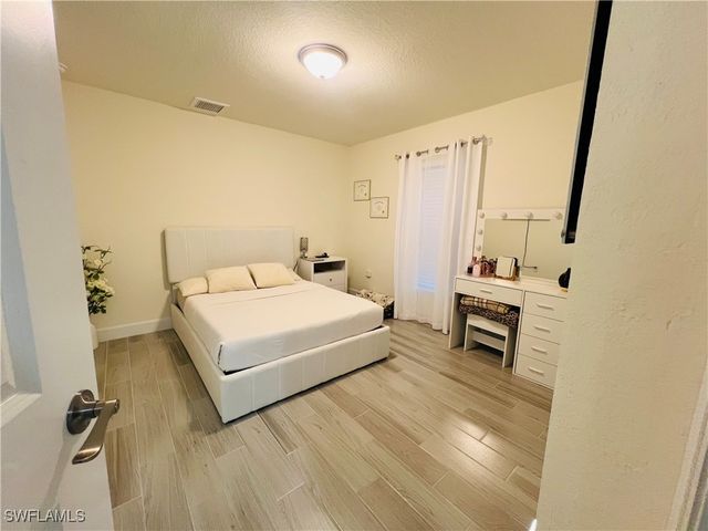 2512 20TH ST SW, Lehigh Acres, FL 33976