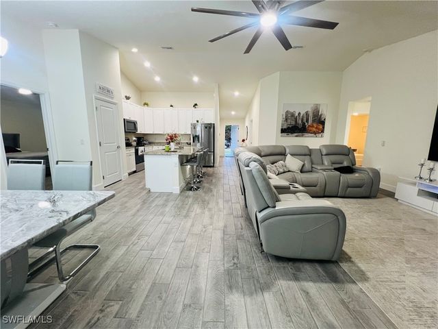 2512 20TH ST SW, Lehigh Acres, FL 33976