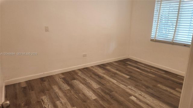 2174 NE 182nd St, North Miami Beach, FL 33162