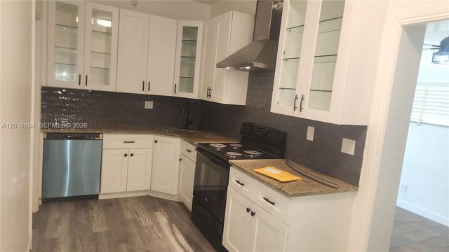 2174 NE 182nd St, North Miami Beach, FL 33162