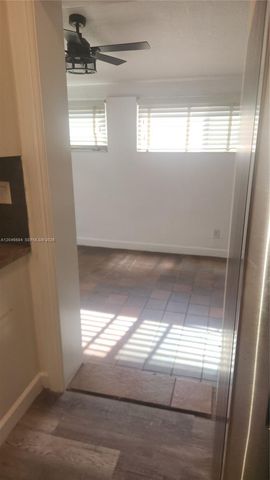 2174 NE 182nd St, North Miami Beach, FL 33162