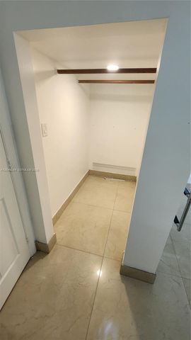 2174 NE 182nd St, North Miami Beach, FL 33162