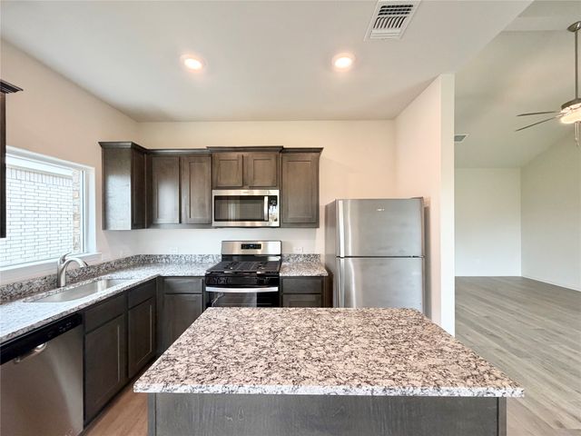13404 Gitty Up Circle, Cresson, TX 76035