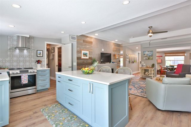 1681 8TH STREET, Sarasota, FL 34236