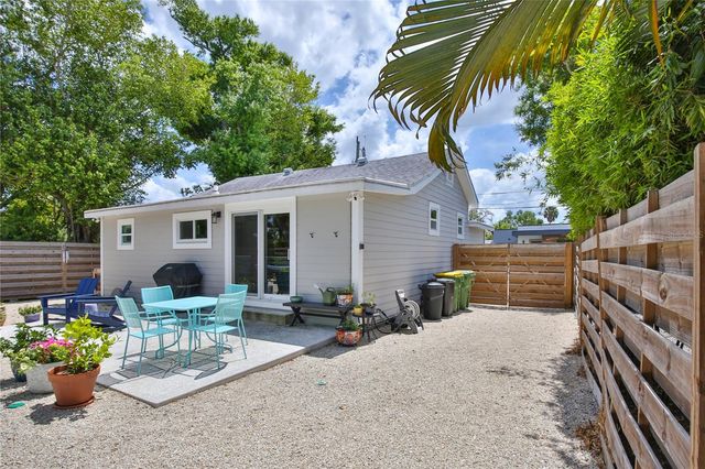 1681 8TH STREET, Sarasota, FL 34236