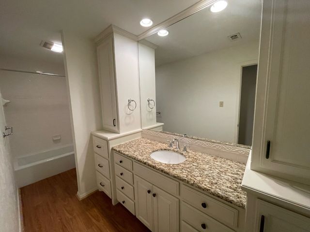 1905 Fox Hill Court, Arlington, TX 76015