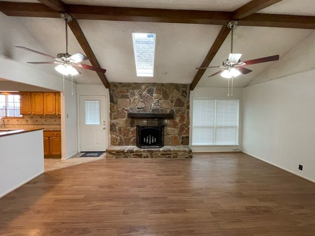 1905 Fox Hill Court, Arlington, TX 76015